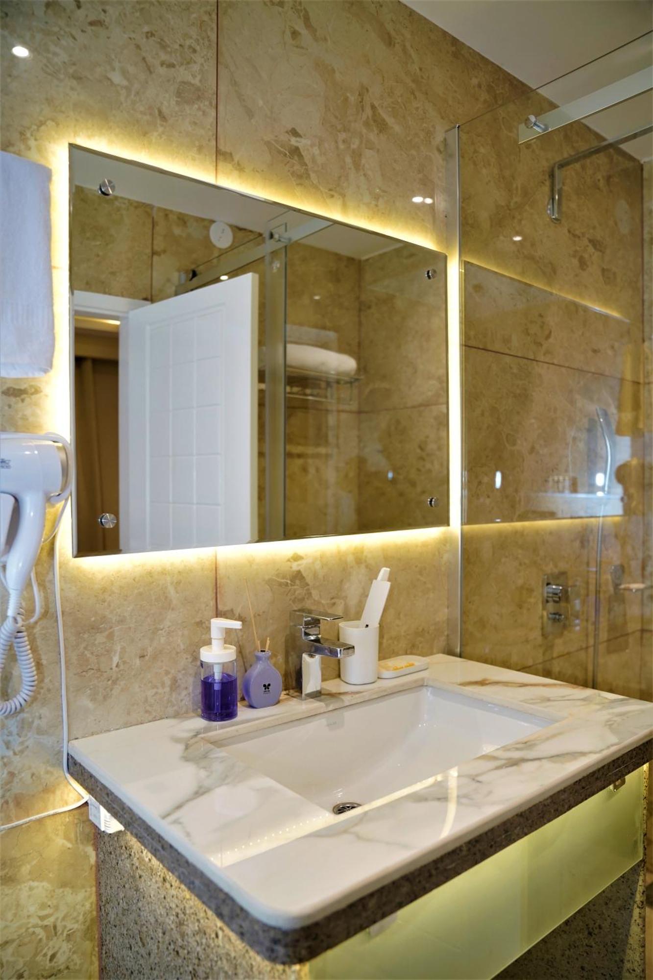 Essence Grandeur Guwahati Exterior foto