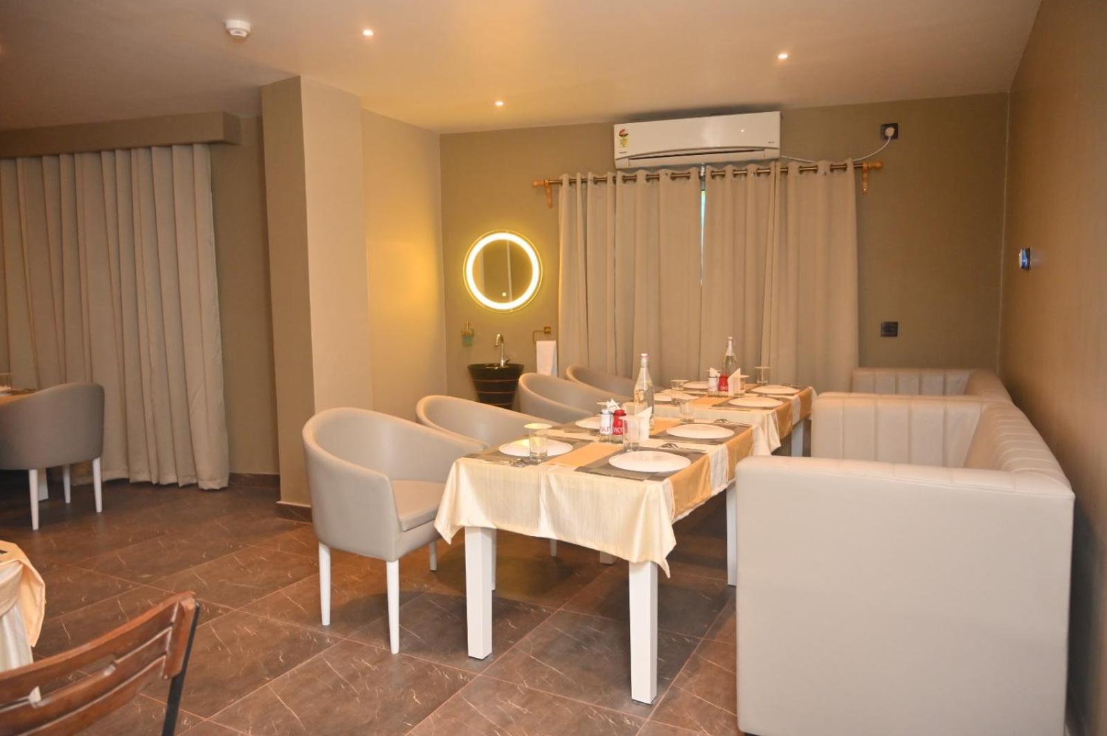 Essence Grandeur Guwahati Exterior foto