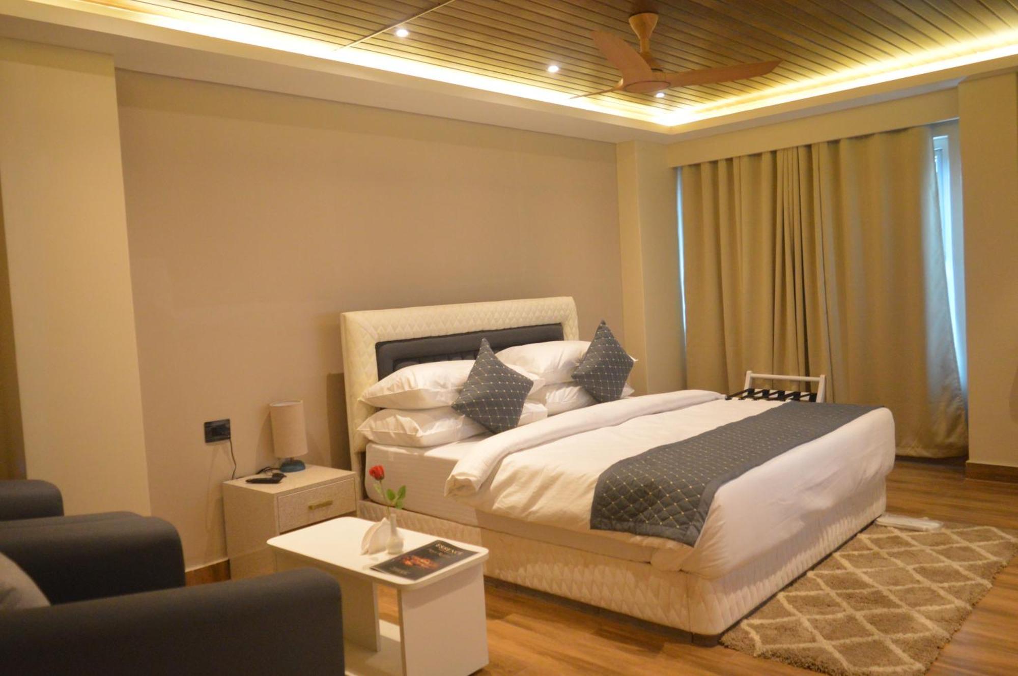 Essence Grandeur Guwahati Exterior foto
